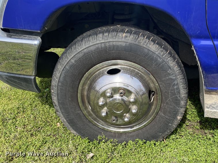 image for item DL7115 2017 Ford E450 Super Duty  ambulance