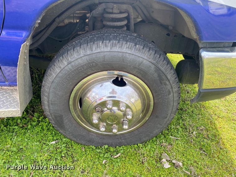 image for item DL7115 2017 Ford E450 Super Duty  ambulance