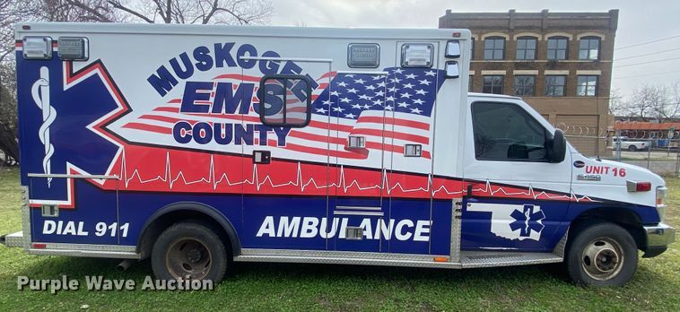 image for item DL7116 2017 Ford E450 Super Duty  ambulance