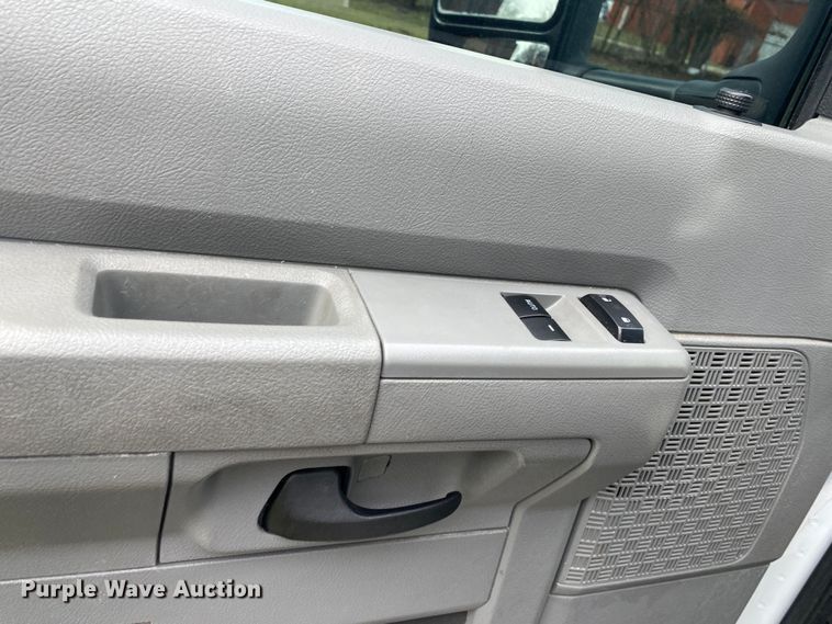 image for item DL7116 2017 Ford E450 Super Duty  ambulance