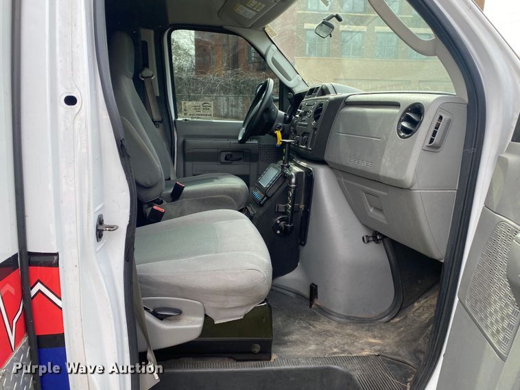 image for item DL7116 2017 Ford E450 Super Duty  ambulance