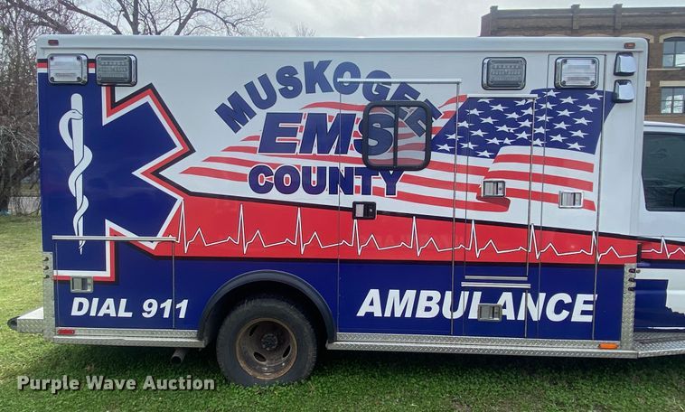 image for item DL7116 2017 Ford E450 Super Duty  ambulance