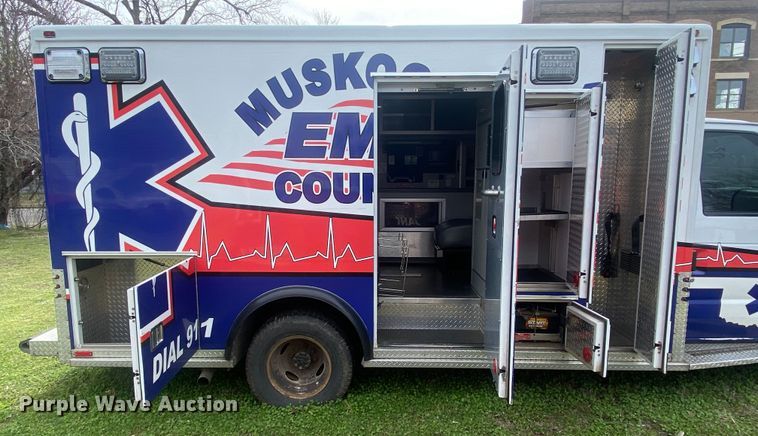 image for item DL7116 2017 Ford E450 Super Duty  ambulance