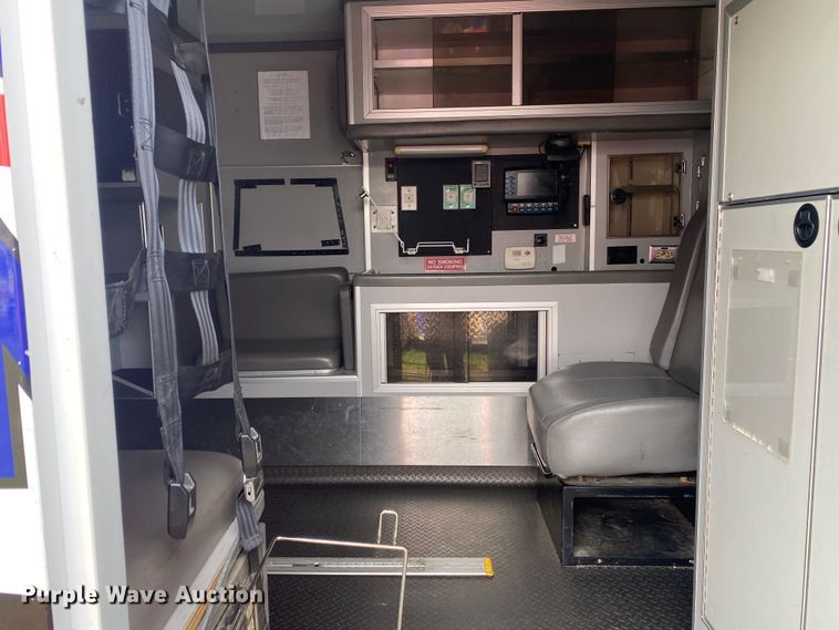 image for item DL7116 2017 Ford E450 Super Duty  ambulance