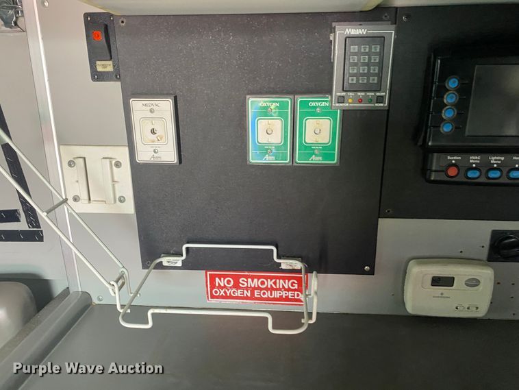 image for item DL7116 2017 Ford E450 Super Duty  ambulance