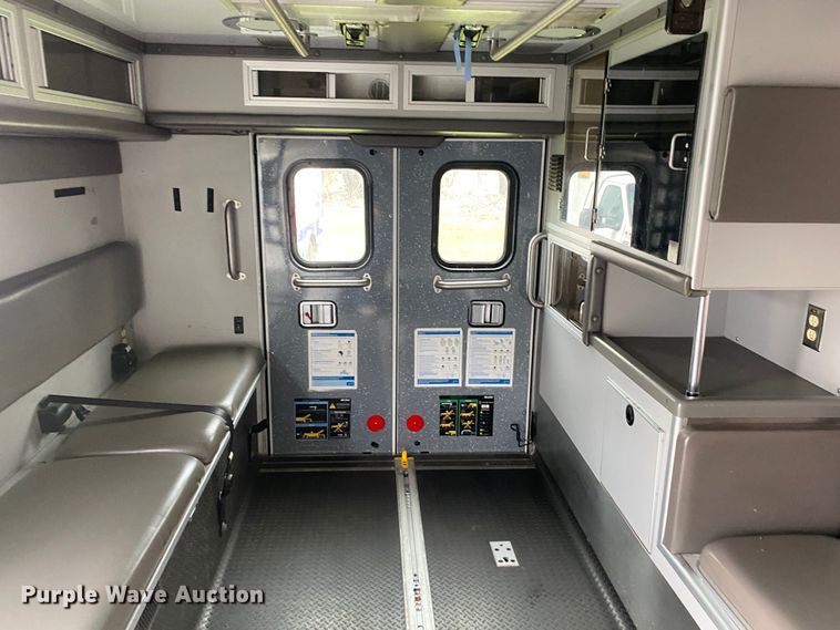 image for item DL7116 2017 Ford E450 Super Duty  ambulance