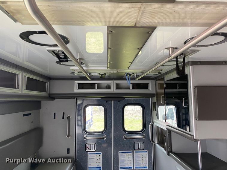 image for item DL7116 2017 Ford E450 Super Duty  ambulance