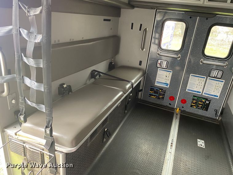 image for item DL7116 2017 Ford E450 Super Duty  ambulance