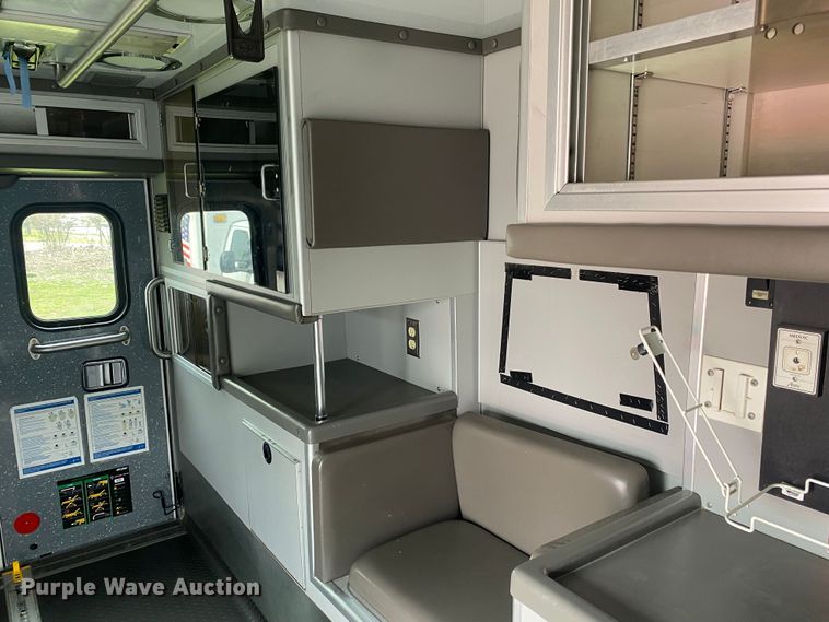 image for item DL7116 2017 Ford E450 Super Duty  ambulance