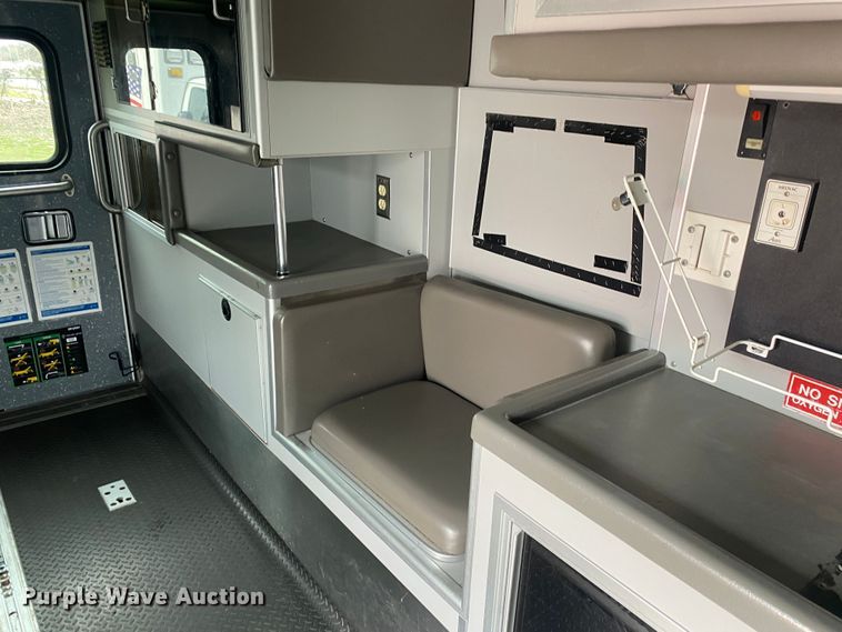 image for item DL7116 2017 Ford E450 Super Duty  ambulance