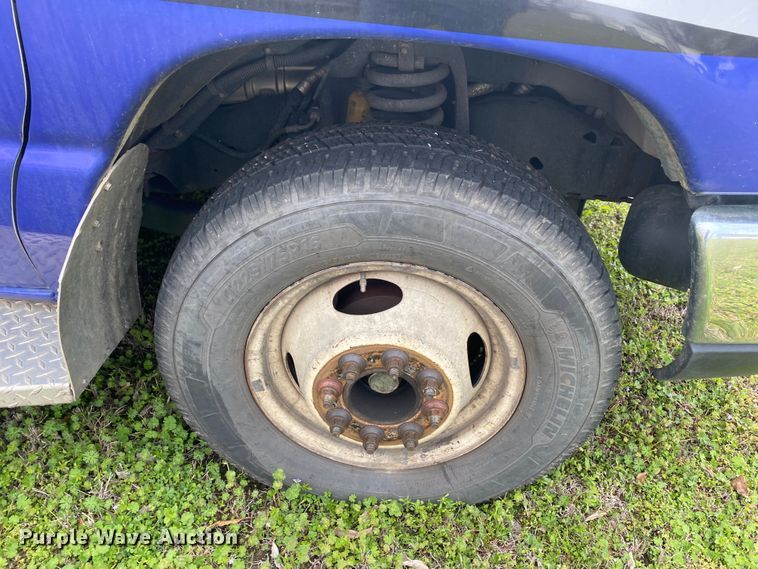 image for item DL7116 2017 Ford E450 Super Duty  ambulance