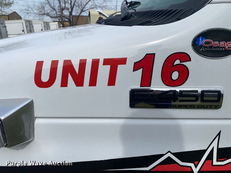 image for item DL7116 2017 Ford E450 Super Duty  ambulance