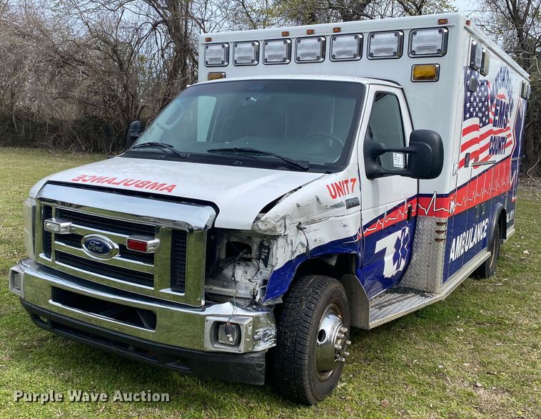 image for item DL7117 2017 Ford E450 Super Duty  ambulance