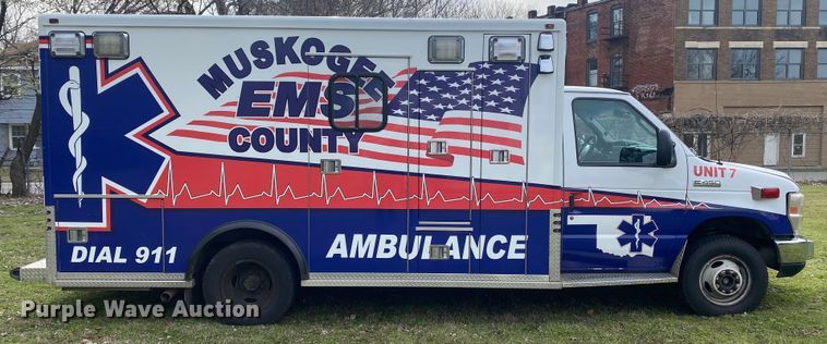 image for item DL7117 2017 Ford E450 Super Duty  ambulance