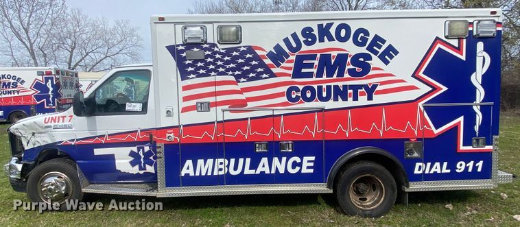 image for item DL7117 2017 Ford E450 Super Duty  ambulance