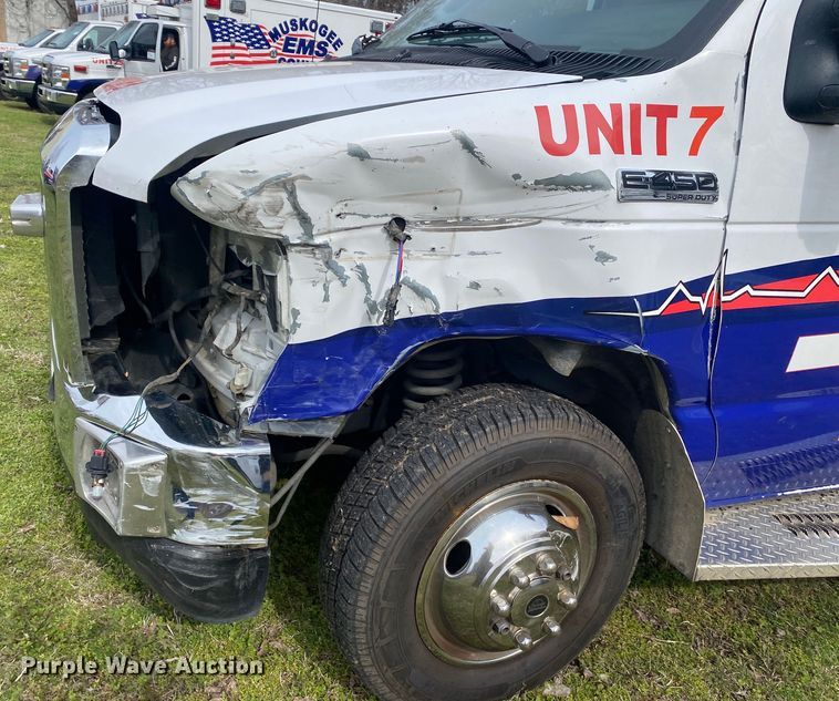 image for item DL7117 2017 Ford E450 Super Duty  ambulance