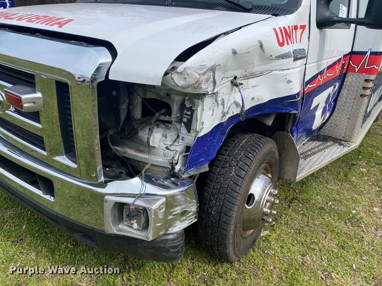 image for item DL7117 2017 Ford E450 Super Duty  ambulance