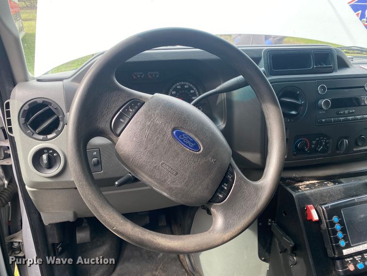 image for item DL7117 2017 Ford E450 Super Duty  ambulance