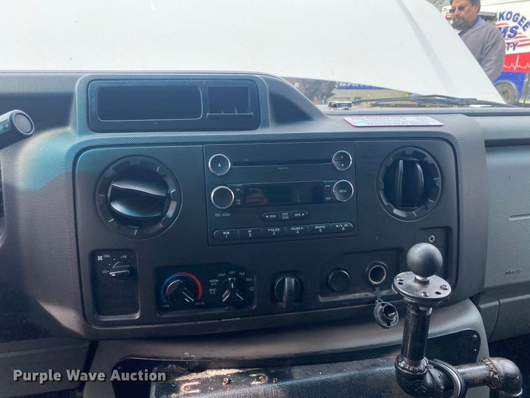 image for item DL7117 2017 Ford E450 Super Duty  ambulance