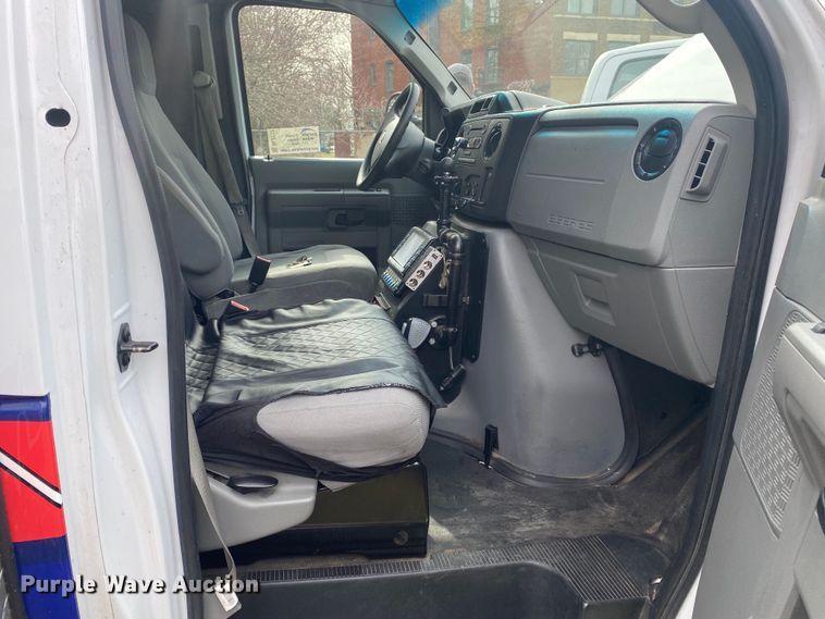 image for item DL7117 2017 Ford E450 Super Duty  ambulance