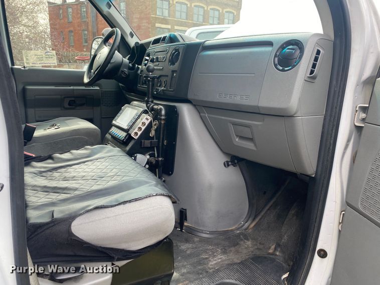 image for item DL7117 2017 Ford E450 Super Duty  ambulance