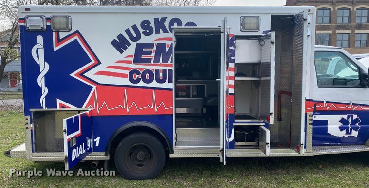image for item DL7117 2017 Ford E450 Super Duty  ambulance