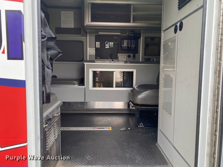 image for item DL7117 2017 Ford E450 Super Duty  ambulance