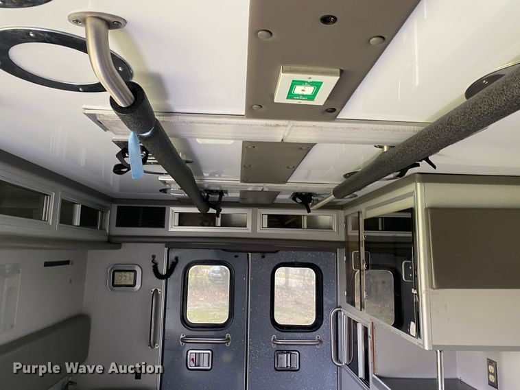 image for item DL7117 2017 Ford E450 Super Duty  ambulance