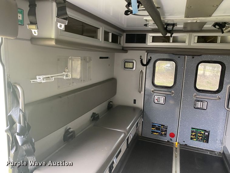 image for item DL7117 2017 Ford E450 Super Duty  ambulance