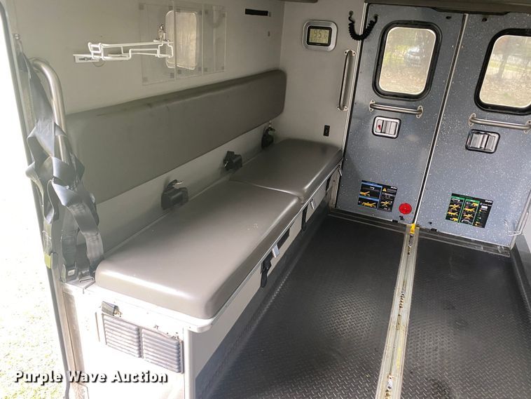 image for item DL7117 2017 Ford E450 Super Duty  ambulance