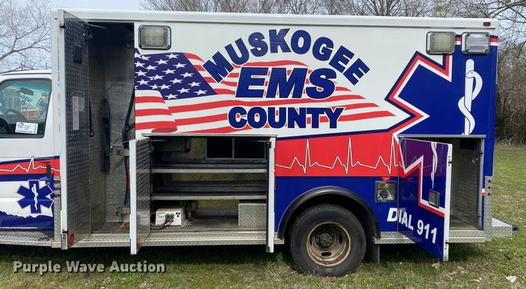 image for item DL7117 2017 Ford E450 Super Duty  ambulance