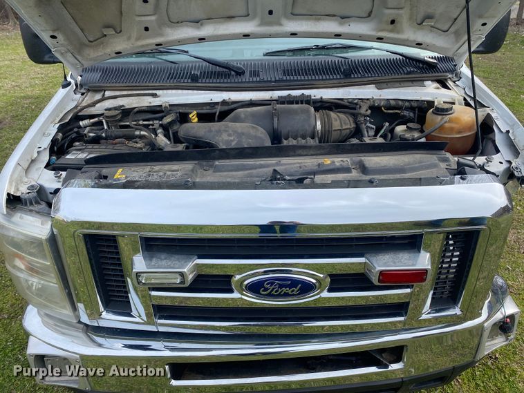 image for item DL7117 2017 Ford E450 Super Duty  ambulance