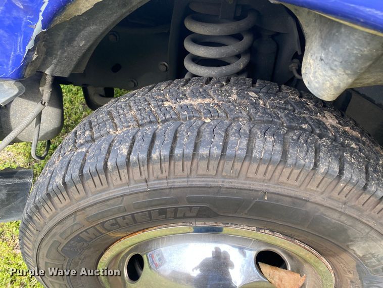 image for item DL7117 2017 Ford E450 Super Duty  ambulance