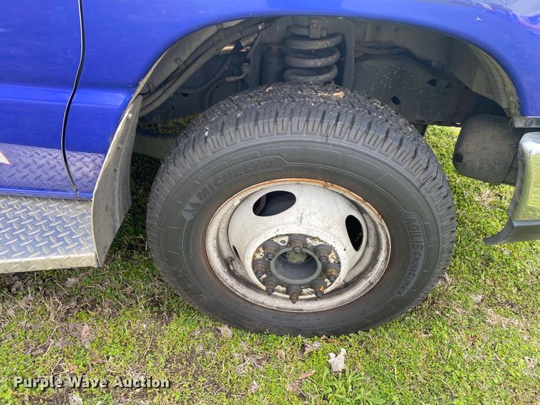 image for item DL7117 2017 Ford E450 Super Duty  ambulance