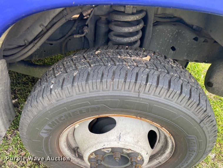 image for item DL7117 2017 Ford E450 Super Duty  ambulance