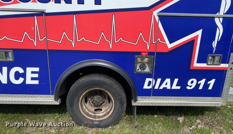 image for item DL7117 2017 Ford E450 Super Duty  ambulance