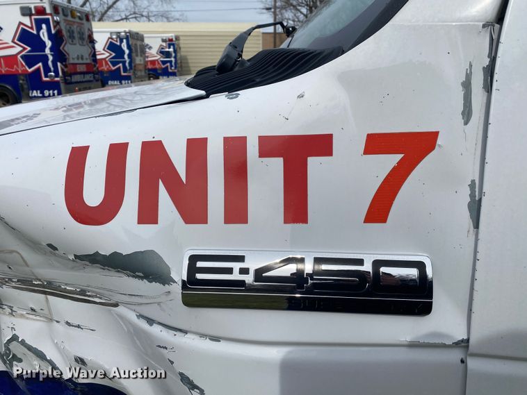 image for item DL7117 2017 Ford E450 Super Duty  ambulance