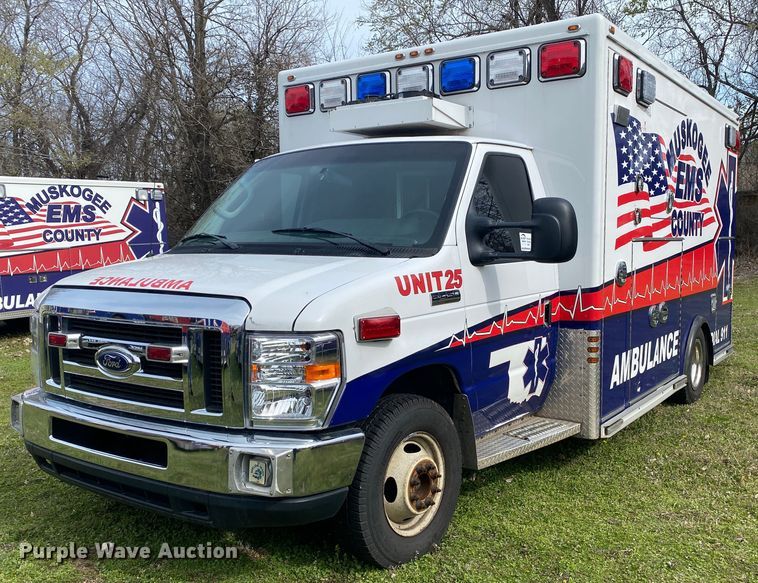 image for item DL7118 2017 Ford E450 Super Duty  ambulance