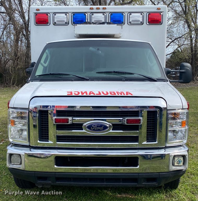 image for item DL7118 2017 Ford E450 Super Duty  ambulance