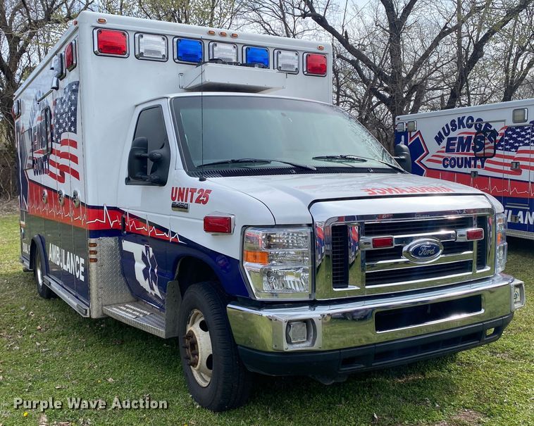 image for item DL7118 2017 Ford E450 Super Duty  ambulance