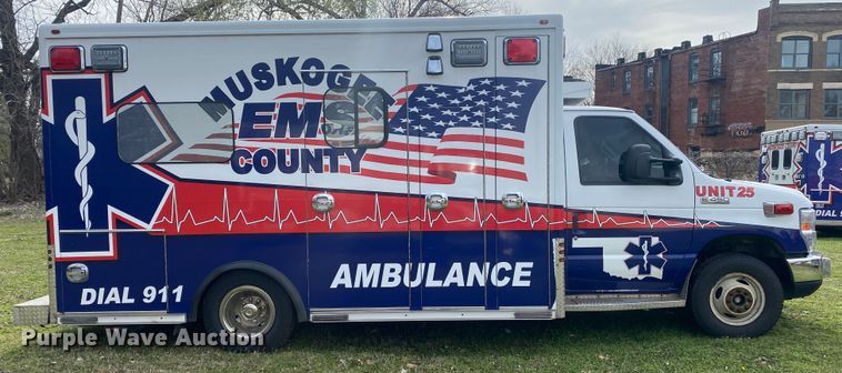 image for item DL7118 2017 Ford E450 Super Duty  ambulance