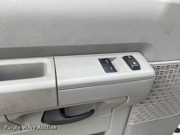 image for item DL7118 2017 Ford E450 Super Duty  ambulance