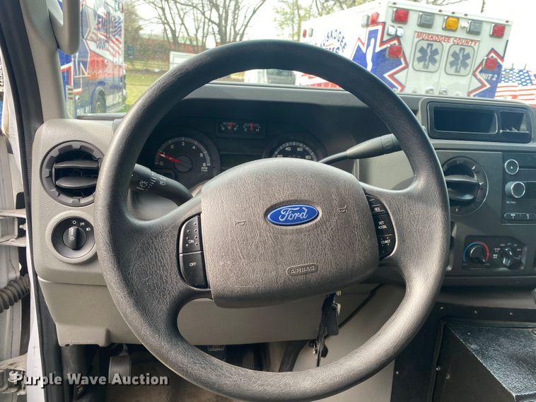 image for item DL7118 2017 Ford E450 Super Duty  ambulance