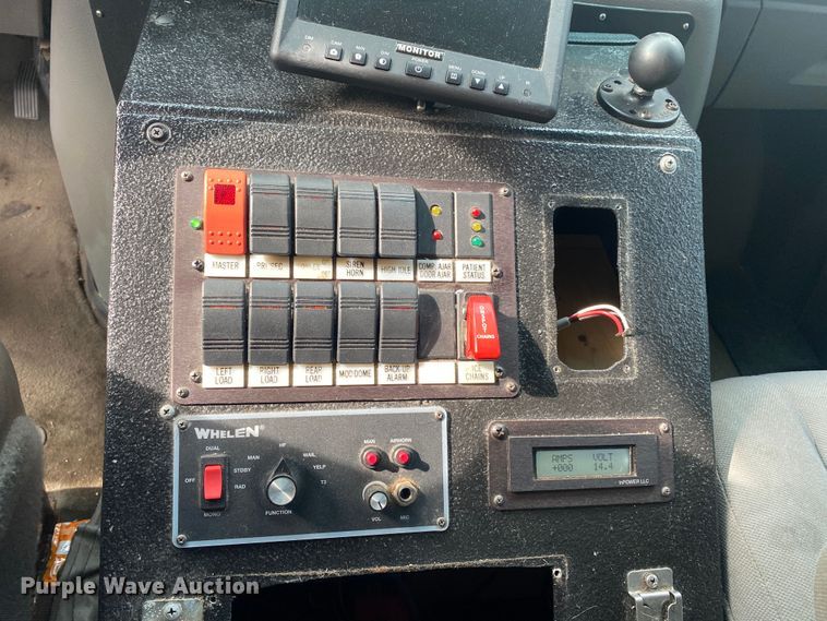 image for item DL7118 2017 Ford E450 Super Duty  ambulance