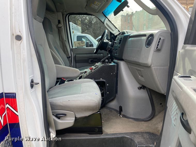 image for item DL7118 2017 Ford E450 Super Duty  ambulance