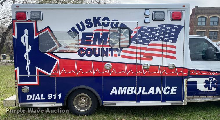 image for item DL7118 2017 Ford E450 Super Duty  ambulance