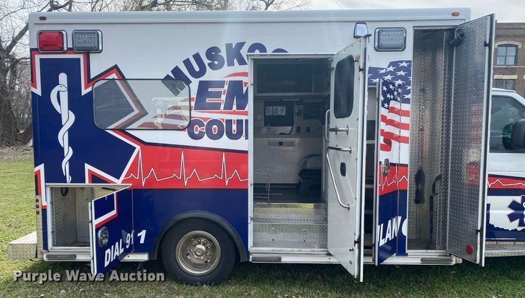 image for item DL7118 2017 Ford E450 Super Duty  ambulance