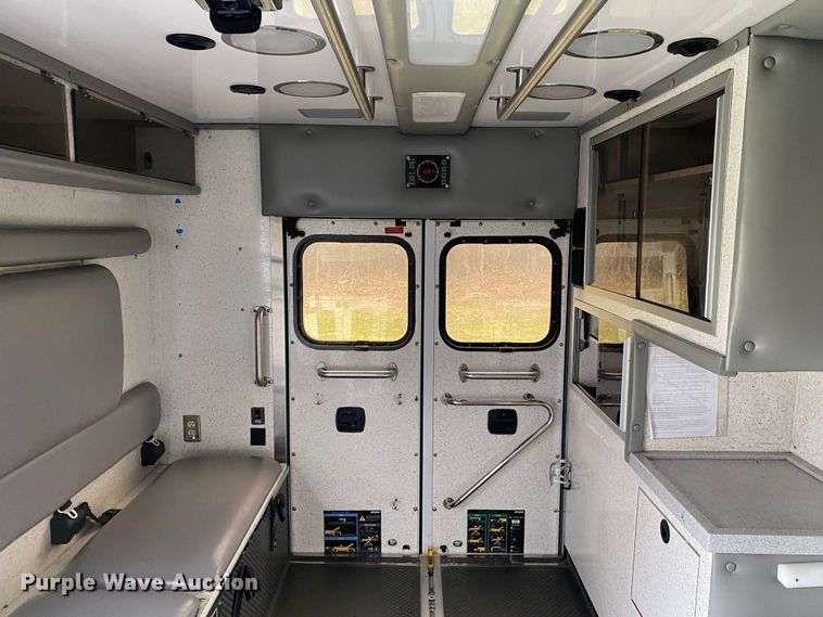 image for item DL7118 2017 Ford E450 Super Duty  ambulance