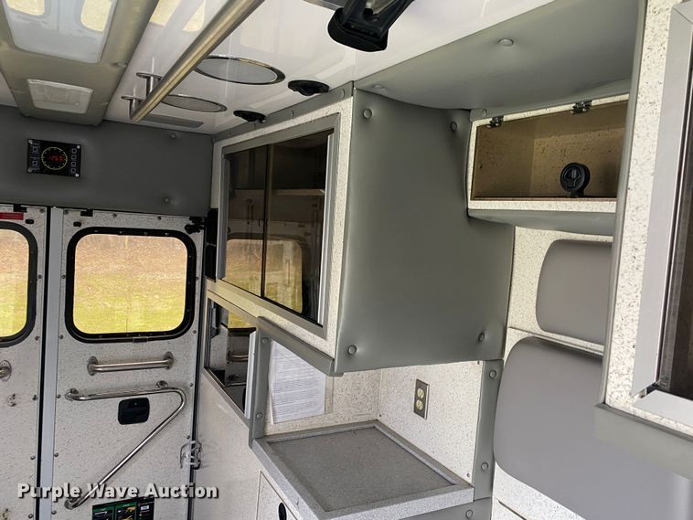 image for item DL7118 2017 Ford E450 Super Duty  ambulance