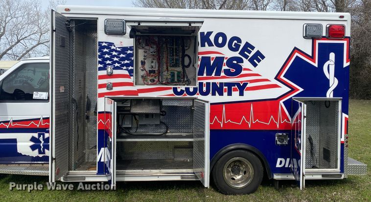 image for item DL7118 2017 Ford E450 Super Duty  ambulance